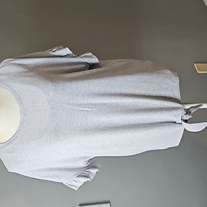 Euc ruffle sleeves tir front super soft top (D54)